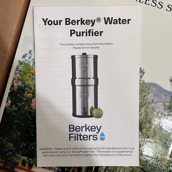 ROYAL BERKEY WATER FILTER WITH METAL STAND + SPIGOT + 2 FILTERS - Picture 6 of 6
